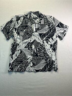 Grace Black & White Leaf-Print Short-Sleeve Button-Down Shirt